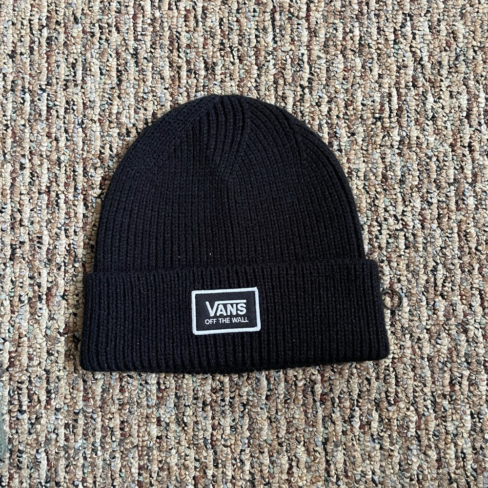 Black vans beanie